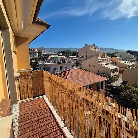 Ametista A Pochi Passi Dal Mare Lavagna