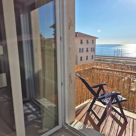 Ametista A Pochi Passi Dal Mare