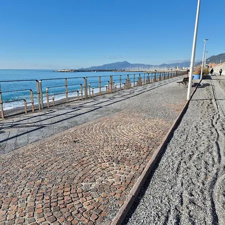 Ametista A Pochi Passi Dal Mare